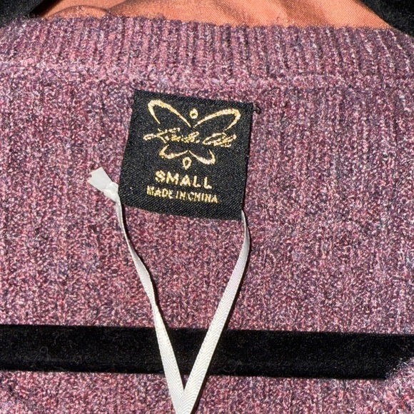 Elegant Purple Sleeveless Sweater - Picture 3 of 3